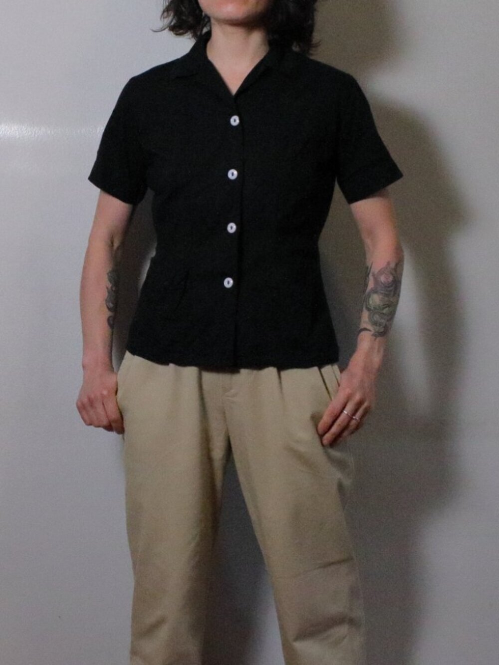 Vintage Women’s Black Short Sleeve Button Down Top XS